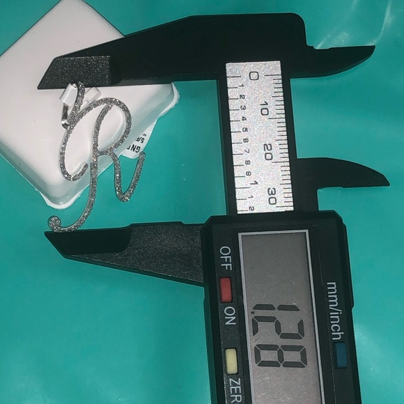 10k REAL GOLD NOT PLATED Natural Genuine Diamond R initial letter Charm Pendant - Picture 7 of 13